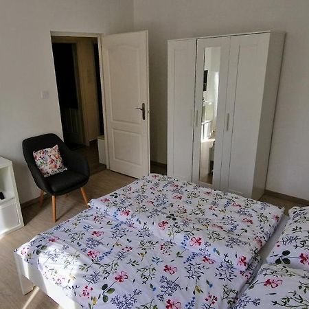Апартаменты Cili Apartman Эгер Экстерьер фото