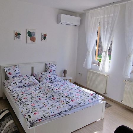 Апартаменты Cili Apartman Эгер Экстерьер фото
