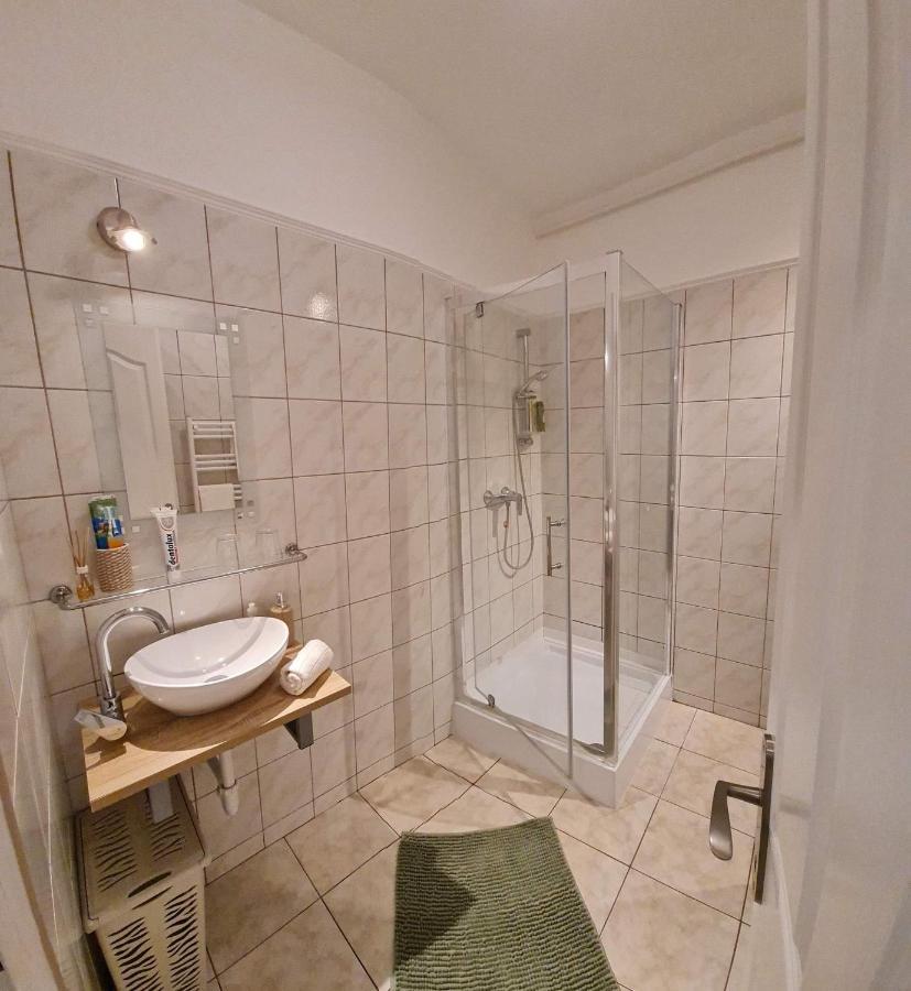 Апартаменты Cili Apartman Эгер Экстерьер фото